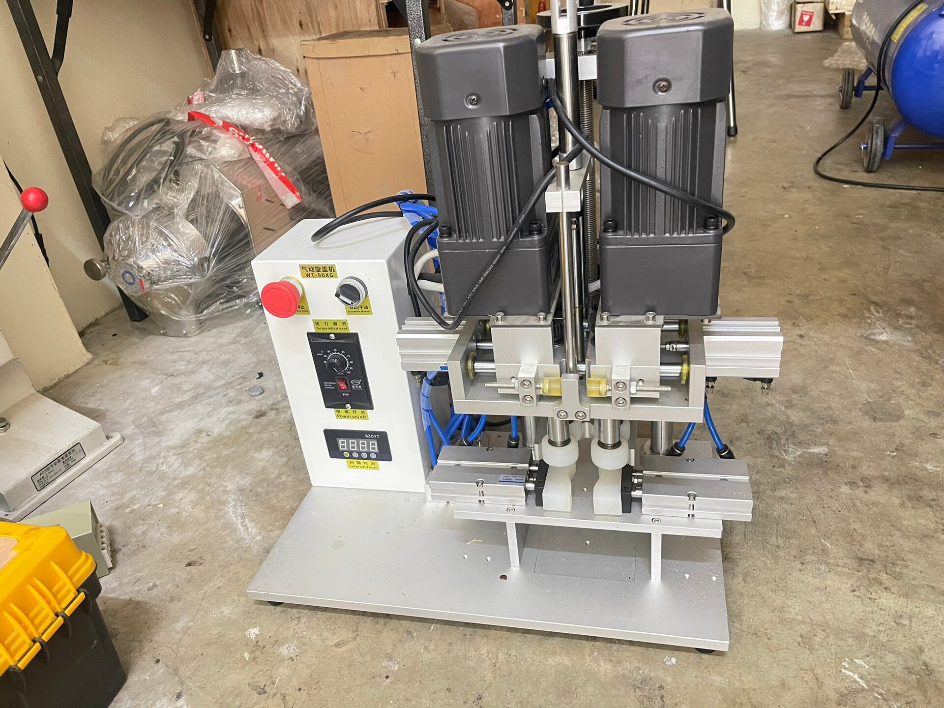 # 🔧 เครื่องหมุนฝาขวด WT-90XG: โซลูชันสมบูรณ์แบบสำหรับการปิดผนึกฝาขวดอย่างมืออาชีพ! 🏭