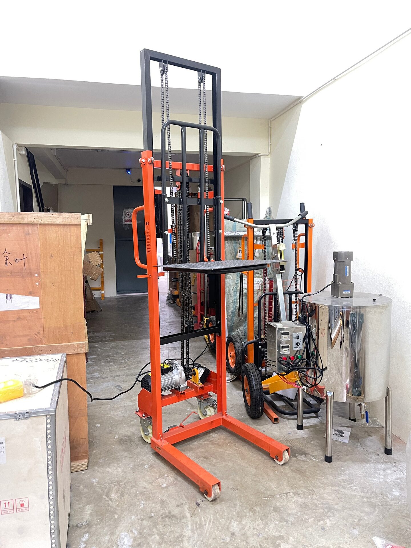 รถเข็นยกของไฟฟ้า เข็นง่ายสะดวก ยกของได้สูงถึง 200 กิโลกรัม ปรับขึ้นลงด้วยระบบไฟฟ้า 1800w Electric Stacker DD1